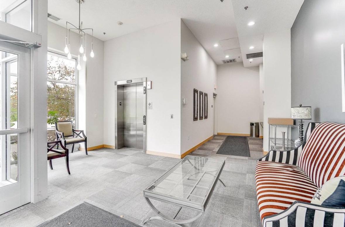 Building Lobby & Elevator